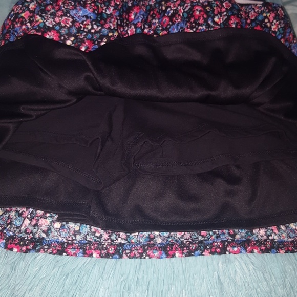 Wonder Nation Ruffle Top and Skirt - Picture 6 of 6